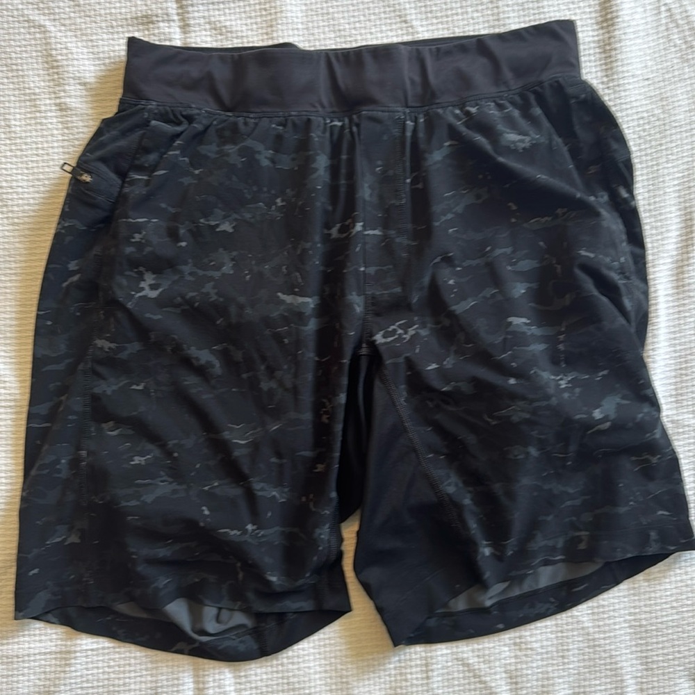 LULULEMON Men's Swim Trunks Gray black camo pool shorts large